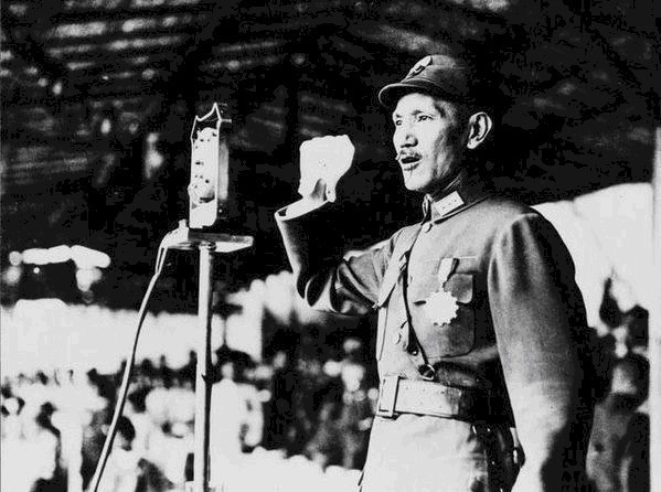 国军|国军副总司令缺钱,新四军缺枪,此人巧施一妙计,令他们各得所要