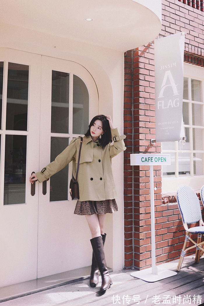 风衣|纯手工水洗棉面料的风衣,与深色的牛仔裤搭配显得英气十足