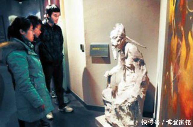 公开|此博物馆公开展示秦桧坐像,岳飞后人强烈抗议,结果大快人心