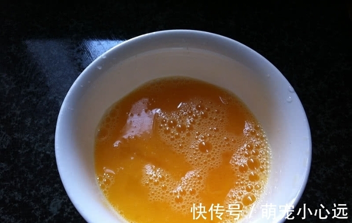 鸡蛋液|韭菜炒鸡蛋时,很多人把顺序弄错,怪不得鸡蛋不嫩,韭菜不翠绿