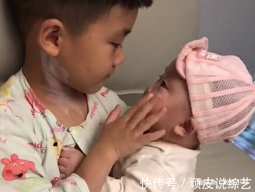 妹妹|“小暖男哥哥”贴心照顾妹妹火了,被哥哥宠溺的小眼神融化了!