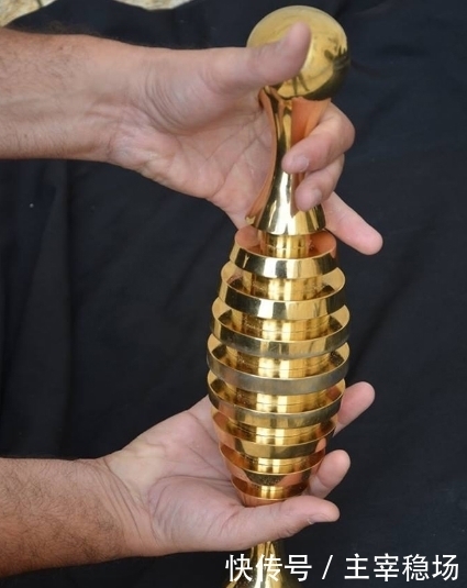 物体|男子古埃及遗址发现的不明金色物体,专家的鉴定却被网友打脸