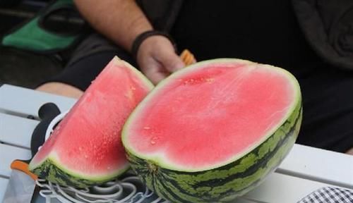 女性到了中年推荐常吃三种食物，排毒养颜，增强体质