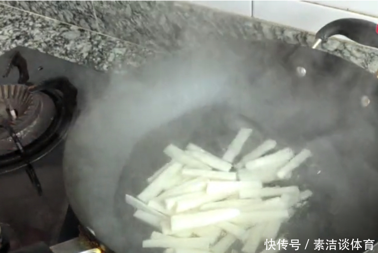 鸡蛋|山药别煮粥了,和鸡蛋拌一下,居然比肉都香,一次一根都不够吃