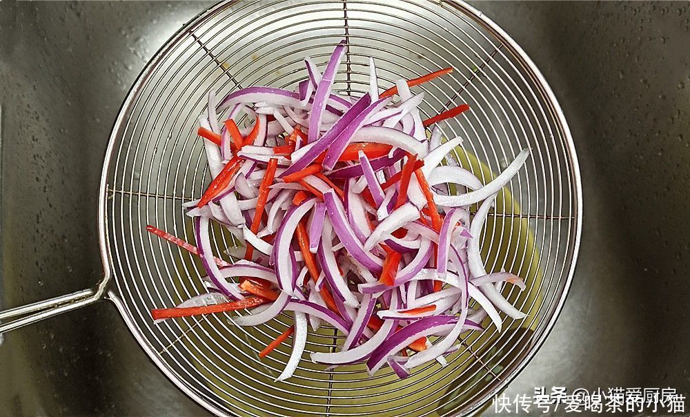 鸡精|教你五花肉新做法，制作方法也简单，成菜香而不腻，不错的下酒菜