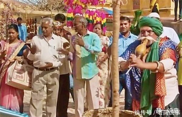 印度神秘的“通天术”,男孩顺着绳子攀上云层后消失,至今成谜