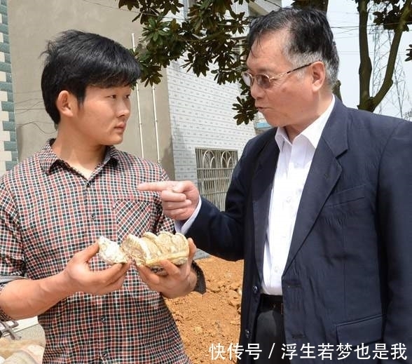湖北宜都:奇石之家的牛气女大力士,从河中挑500吨奇石卖台湾