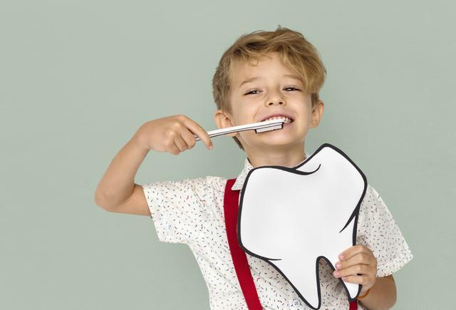 等到孩子|孩子几岁开始刷牙好？