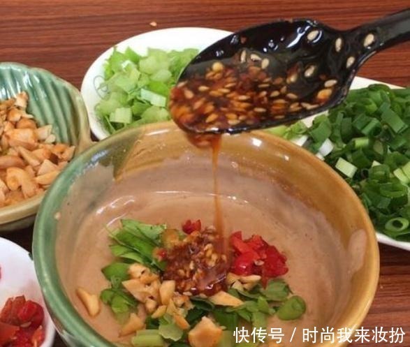 稀释芝麻酱,用水还是用油弄错了,芝麻酱不香,不细腻也不顺滑