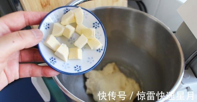 咸蛋黄|一口爱上,给你活力满满的早餐咸蛋黄肉松吐司!