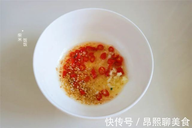 红椒|夏季天热没胃口，我就做上一碗它，开胃解腻，做法简单又好吃