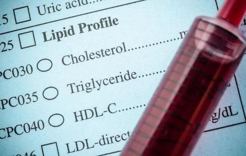 肥肉|甘油三酯总是降不下来？医生劝告：少吃4种食物，血脂或能降了