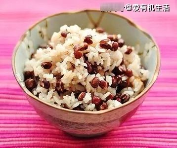  糯米饭|冬至为什么要吃糯米饭？吃赤豆糯米饭，御寒滋补，吃完后胃也暖暖的