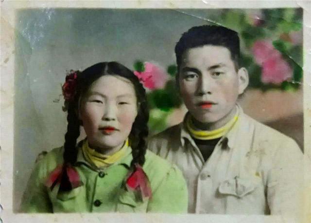 盛世美颜|父母年轻时的盛世美颜,让孩子产生自我怀疑:妈,我真是亲生的吗