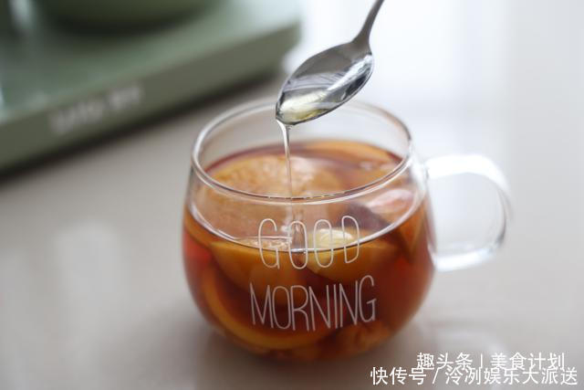搞定|夏天饮料别再买了,教你在家自制水果茶,简单几步就搞定,超好喝