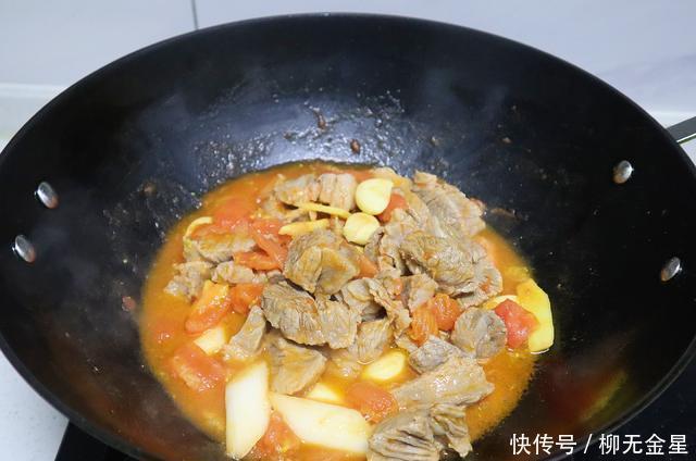 天冷就要吃点暖身菜，几种食材炖1锅，热乎乎的越吃越暖和