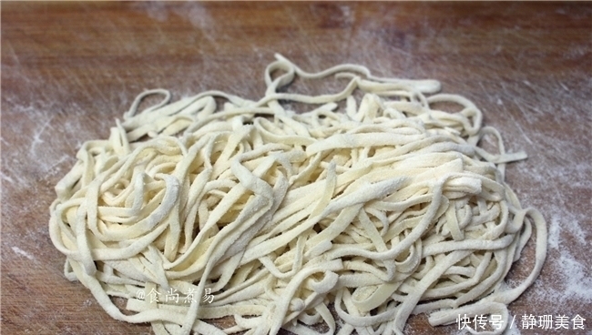 面条此做法,连吃十天不会腻,食材简单搭配好,味道就是香