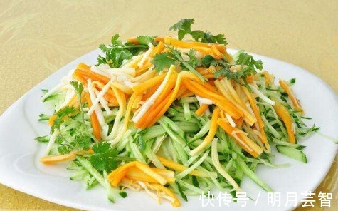 黄瓜|金针菇配一宝,少往医院赶,常吃此菜美白瘦身,令肌肤水润有弹性