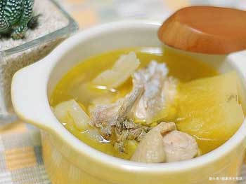 喜欢清炒苦瓜不如来一盘“凤梨苦瓜鸡”，减肥瘦身，好吃又健康！