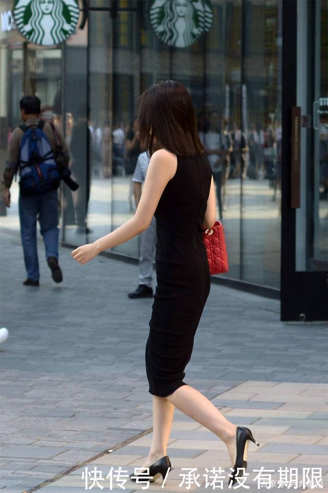 漂亮的连衣裙,要有一双高跟鞋来衬托,要选择粗跟还是细跟