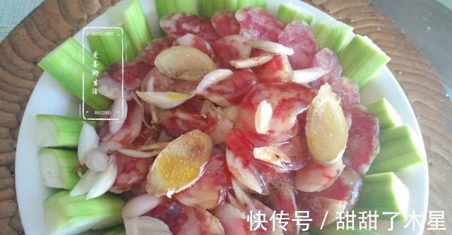 蒸丝瓜|秋季要多吃它,维C含量极高,蒸一蒸10分钟上桌,便宜鲜美又降燥!