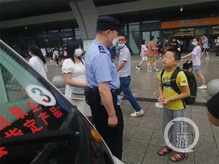 西客站治安派出所|四川小姐弟欲坐火车去遵义找妈妈，民警助其安全到达目地的