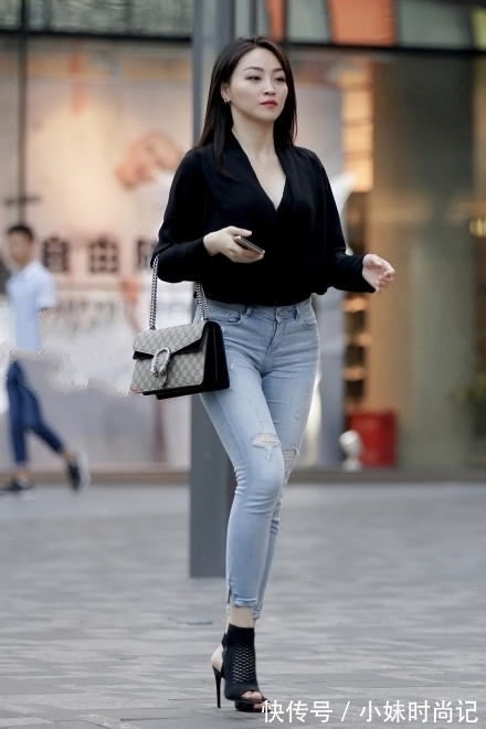 路人 街拍路人,令心上人眼前一亮的穿搭参考,让你成为他心中的女神