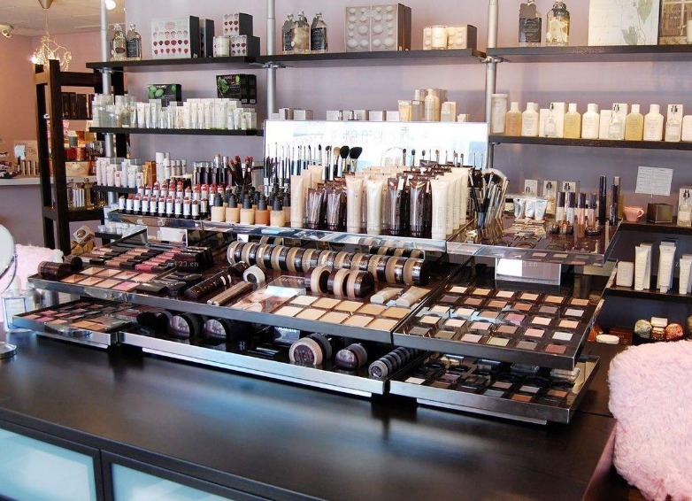 搭配 买护肤品时,应该“自己搭配”还是买“套装”柜姐告诉你答案