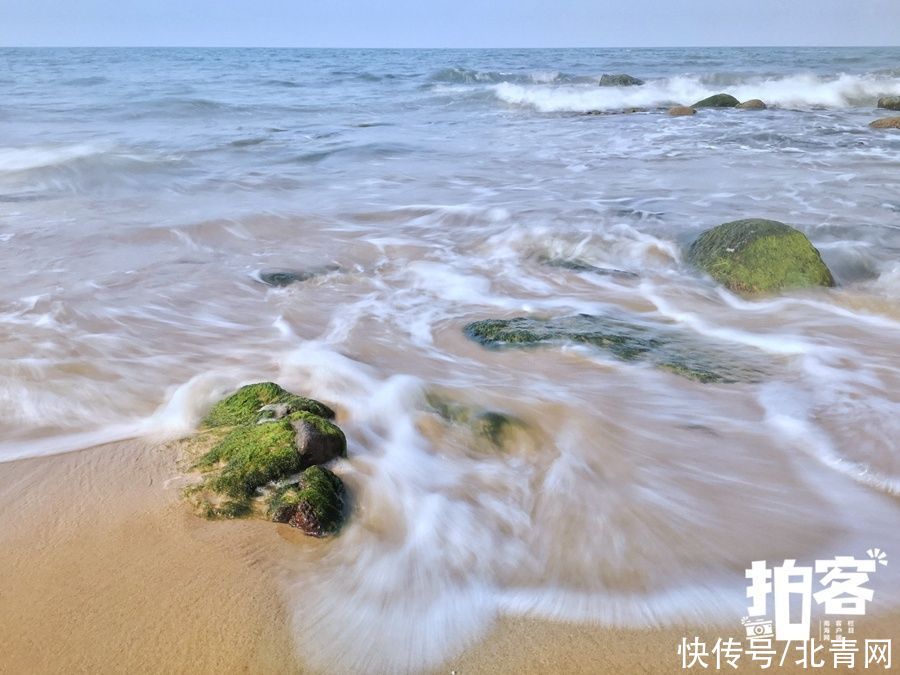 海口海湾有片“绿石滩”|拍客 |海口海湾有片“绿石滩”\＂,\＂i16\＂:\＂拍客