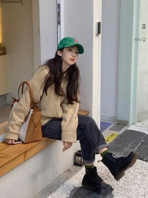 毛衣＋九分裤，适合早春的穿搭，时髦精最爱