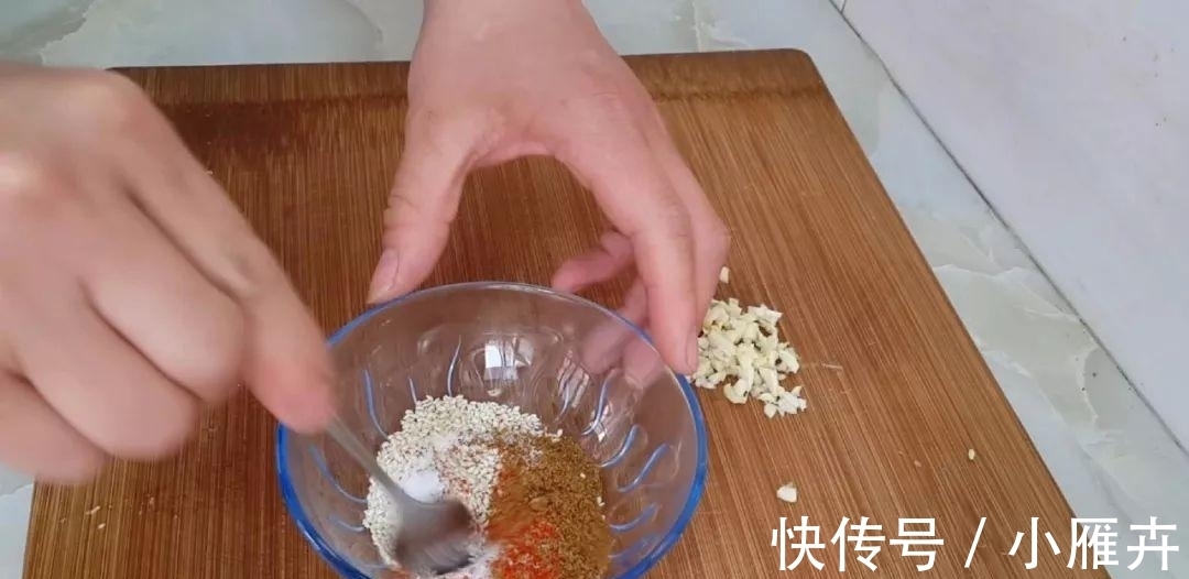 干锅|土豆又出新吃法,教你简单一做,比干锅土豆做法简单,比薯条好吃