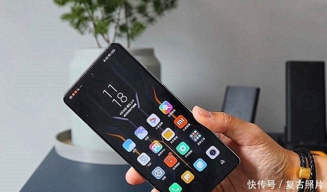 iqoo|三千以下手机别乱买,这四款新机性价比很高,入手不亏还保值!