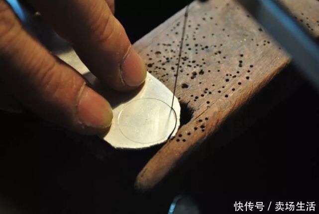 这件暗藏机关的项链，又变手链的可拆搭扣