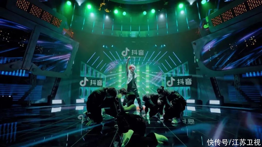 铁皮|《蒙面舞王》第一赛段悬念揭晓!“铁皮1990”“差一点女王”晋级总决赛