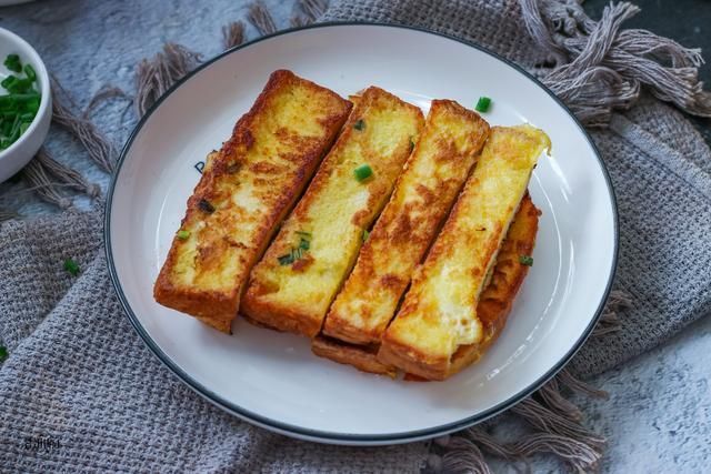 天一热,就爱吃这懒人早餐,5分钟搞定,2块钱吃饱,少油又健康