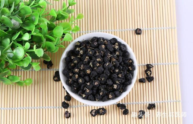 延缓衰老|人到中年不妨坚持吃3种食物,滋肝明目,延缓衰老,增强抵抗力