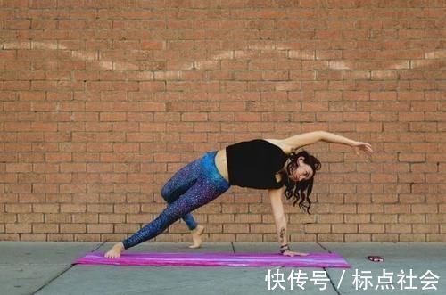 手臂|8个经典瑜伽体式,以拉伸塑形为主,帮你打造完美身材曲线