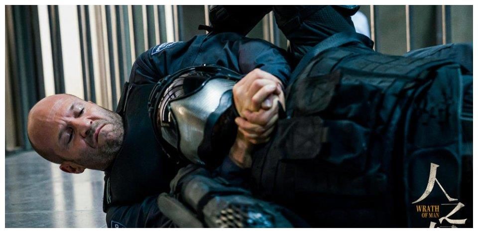 俩大牌联手演绎的“人之怒”，值得翻牌一看吗？