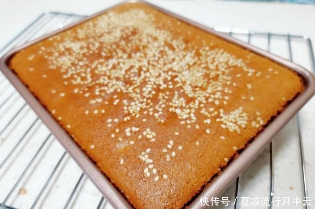 6个鸡蛋1碗红枣,轻松做出家人爱吃的枣糕,香甜绵软,一次成功