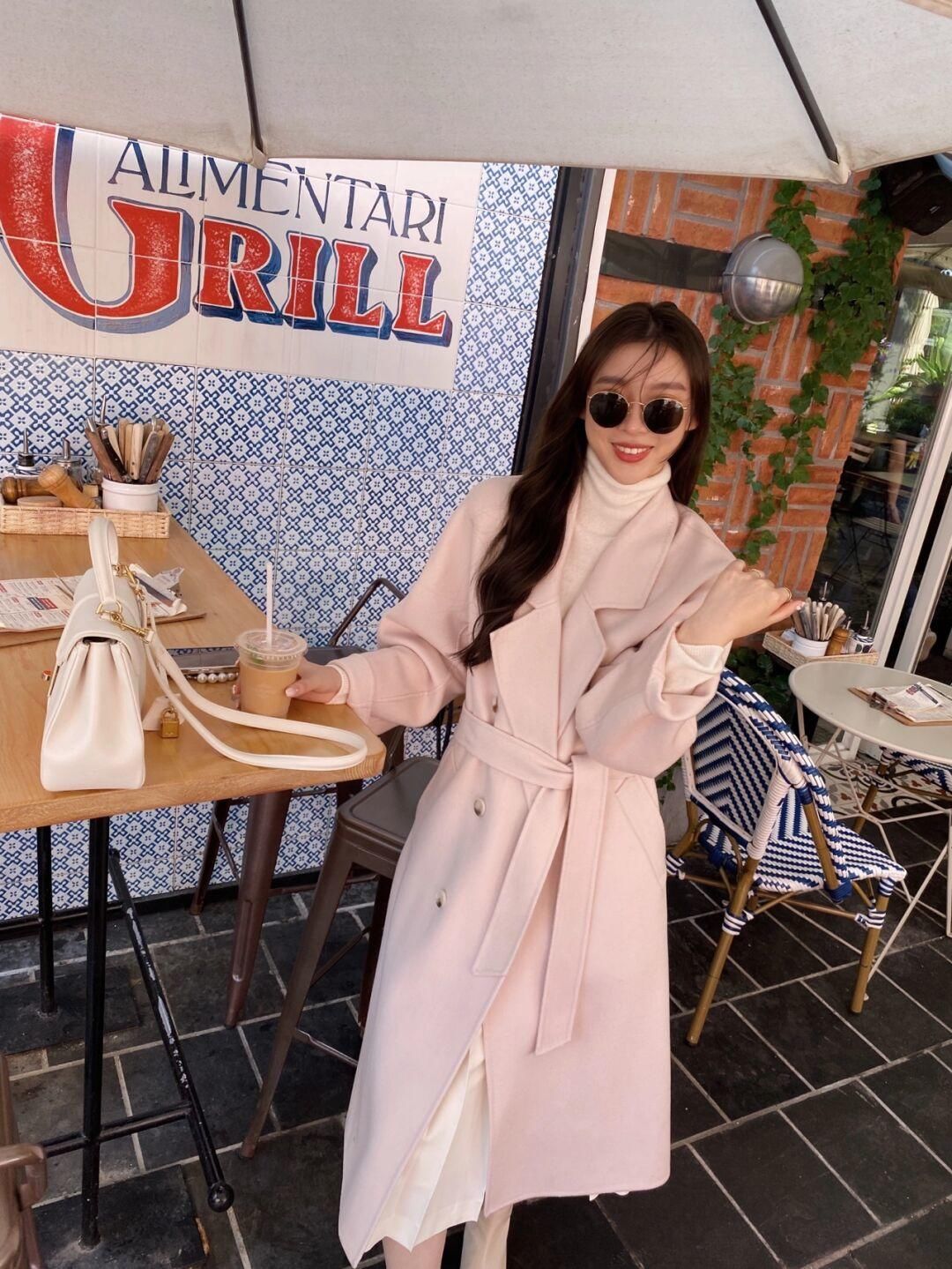 博主|基础色大衣太单调？分享4个流行色的搭配，穿上让你美美地过冬天