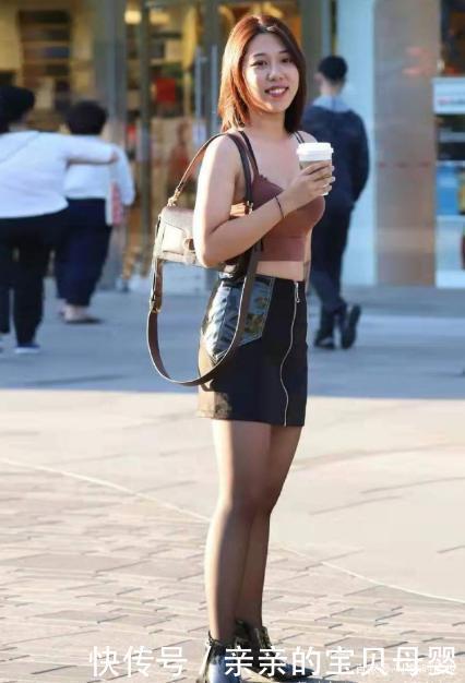 俏皮|吊带配皮黑丝短裙,俏皮可爱,层次分明