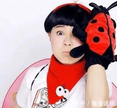 蘑菇头|难怪“金龟子”一直是蘑菇头,当她长发照曝光,这没人顶得住