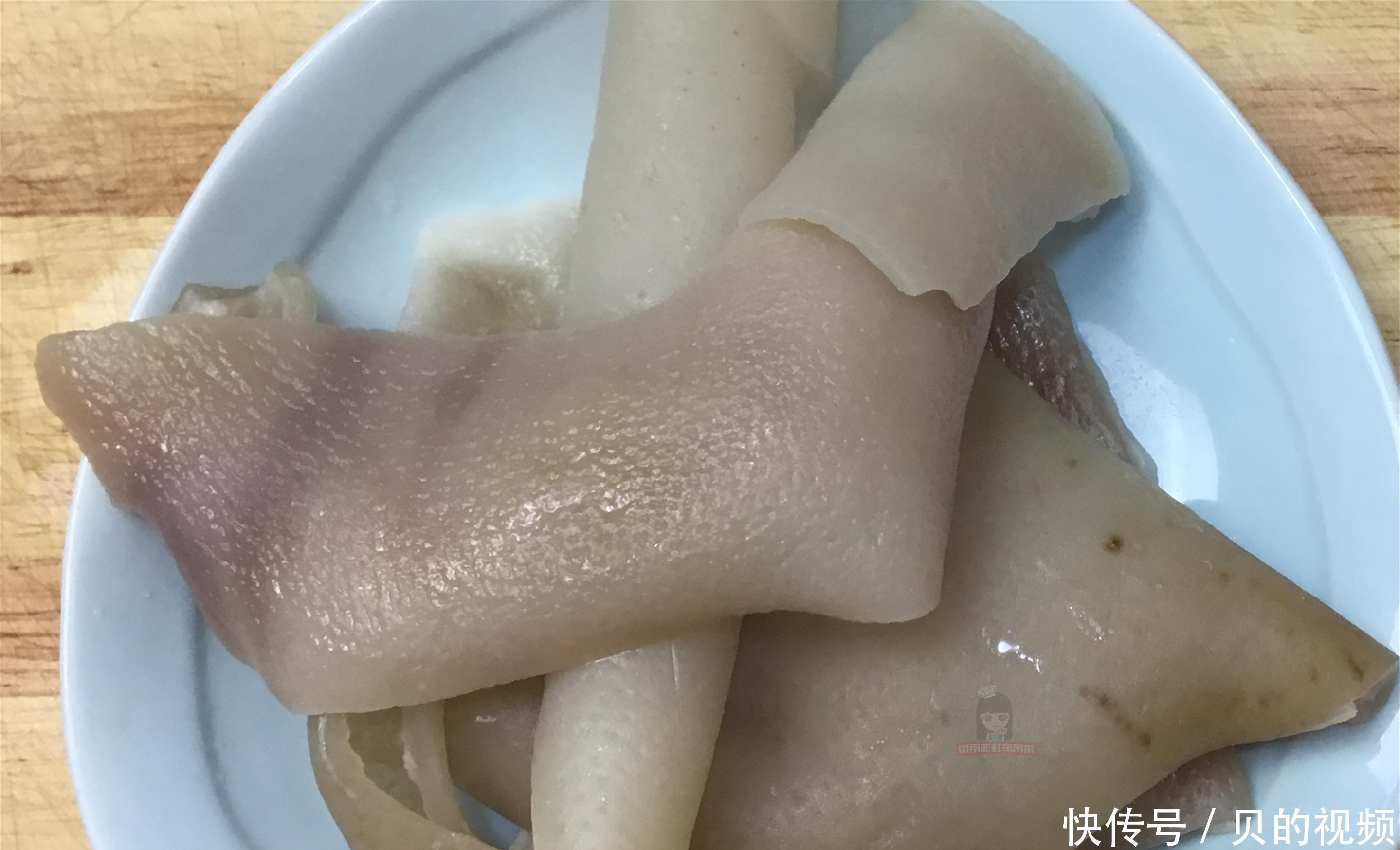 好吃|猪皮的做法太好吃了,口感爽滑,美味香辣,好吃又解馋
