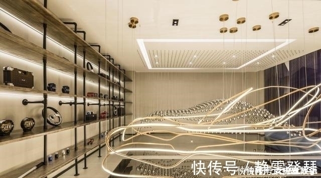 空间|有钱人的豪宅，320㎡独栋别墅，屋顶的空中庭院，惊艳了我