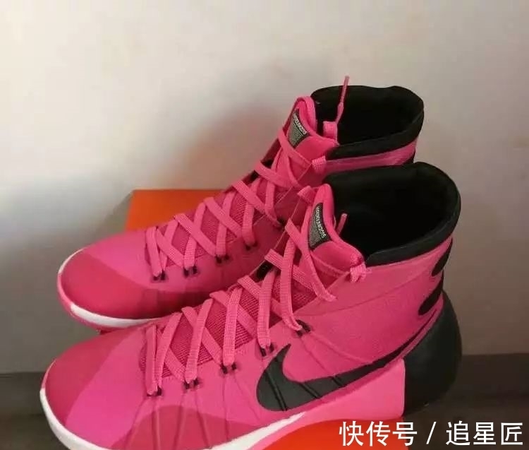 鞋面|NikeHyperdunk系列终结！这双陪伴无数人十年的实战利器才叫青春