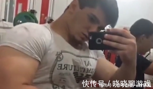 脖子|男子以健身为乐，脖子越练越粗，众人不能理解，不料他成了名人