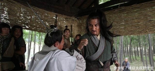 《水浒传》王伦的梁山泊泊主之位,怎么会如此轻松就被夺走了?