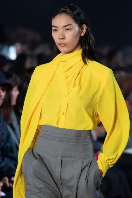  极致灰|2021年流行色来啦！显白又高级，谁穿谁先美！