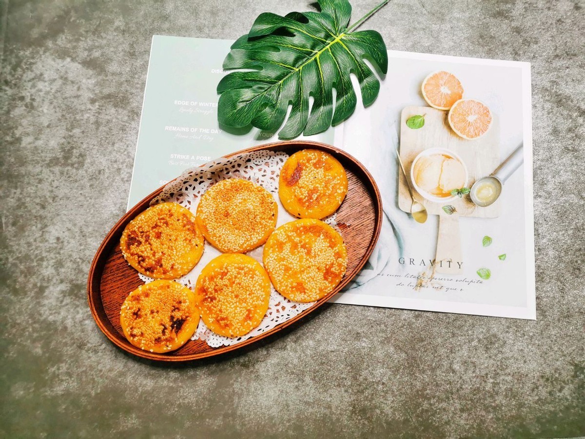 2根红薯,一碗糯米粉,做出好吃的红薯糯米饼,孩子很喜欢吃