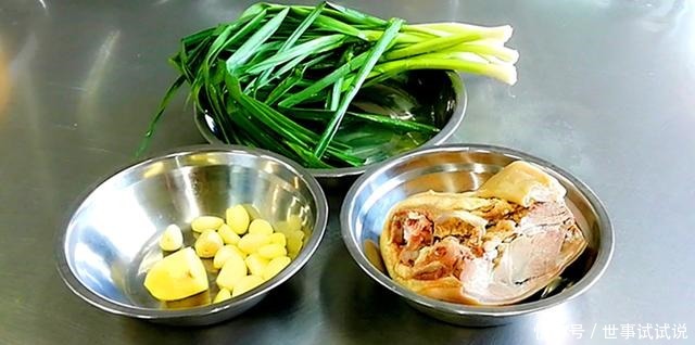 大厨将羊肉加这个一起烧,简单易学,香辣开胃,好吃停不住嘴!